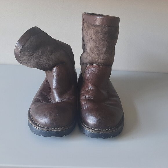 Uggs Beacon Men's Boots - Size 10 - Picture 3 of 8